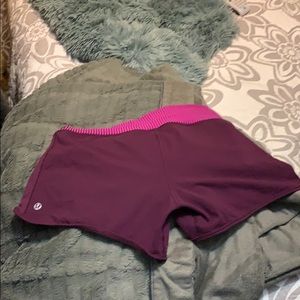 Lululemon shorts size small 4-6